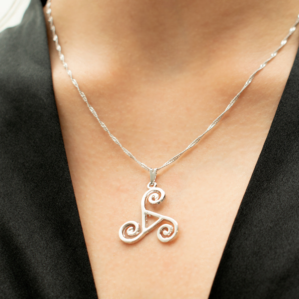 Celtic Spiral Necklace (Silver)