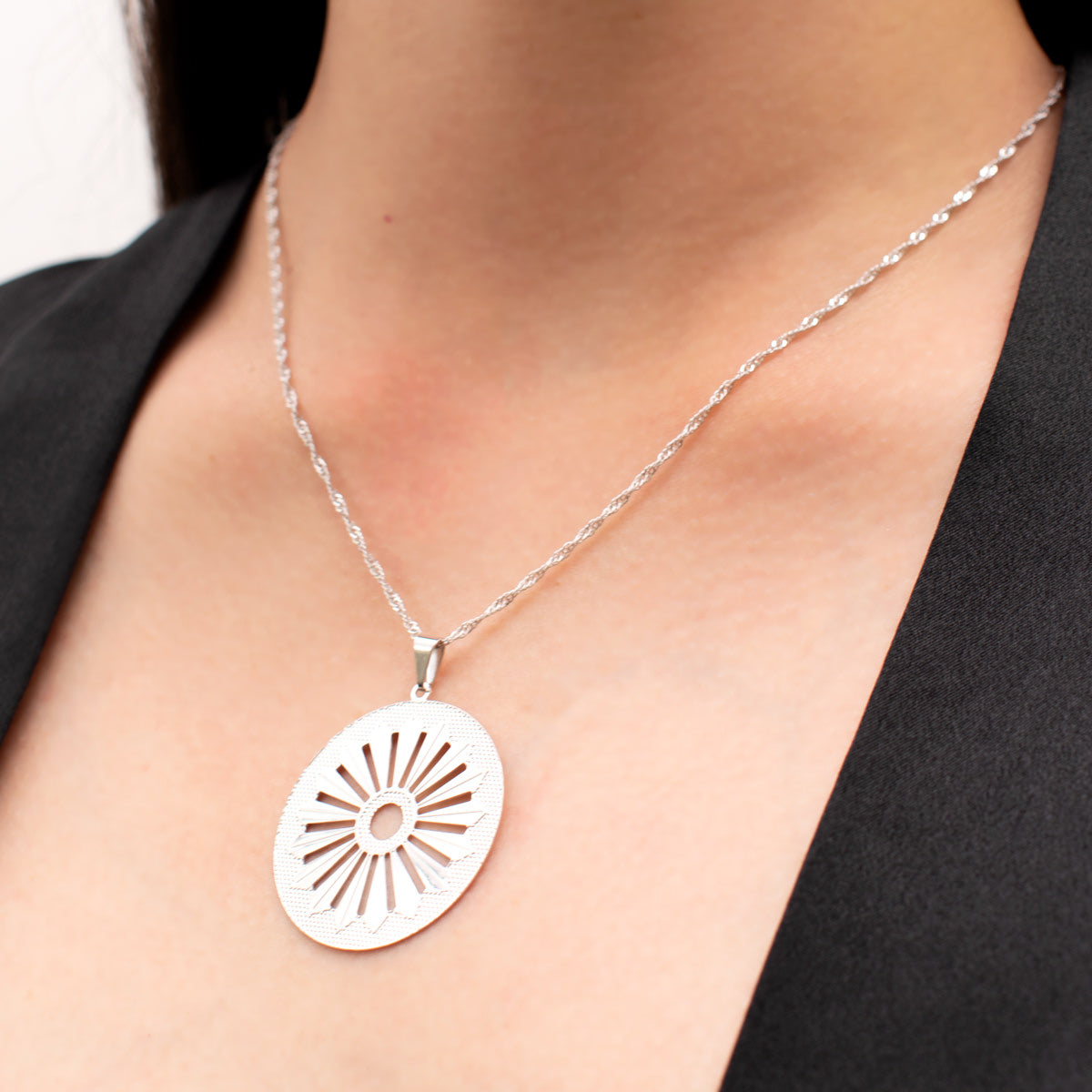 Gypsy Wheel Necklace (Silver)