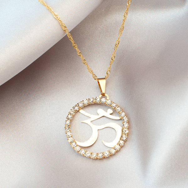Om Symbol Circle Necklace (Gold)