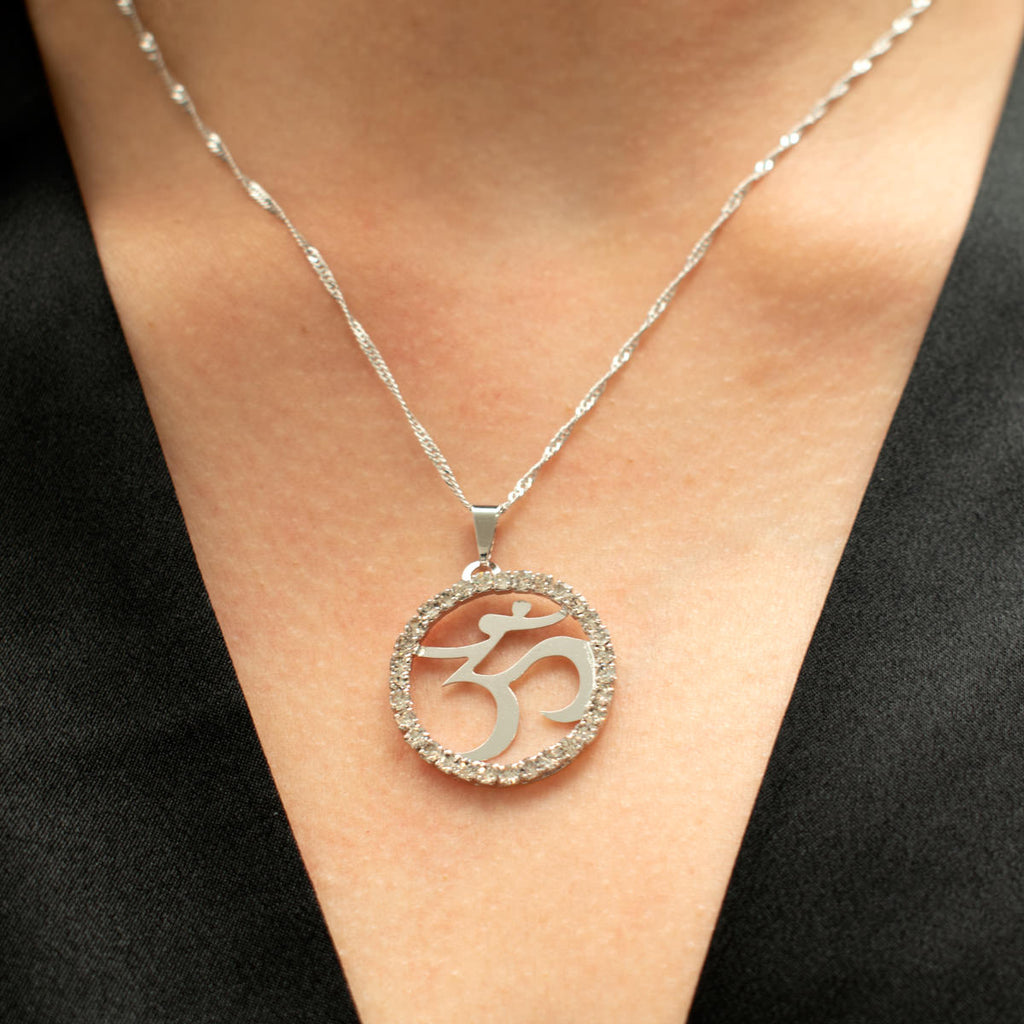 Om Symbol Circle Necklace (Silver)